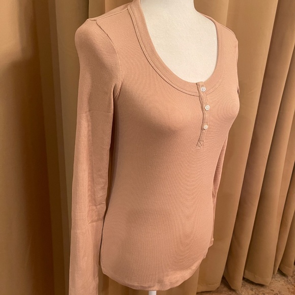 NEW! Pact Sesame Dream Rib Slim Henley Long Sleeve Top Size Small NWT! - Picture 2 of 12